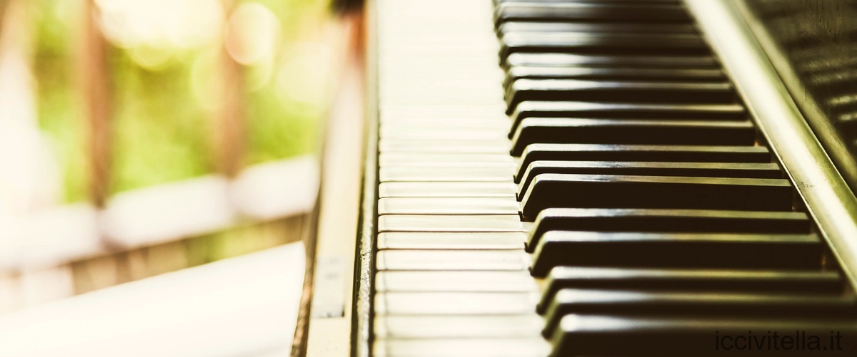 Consigli per mantenere il tuo pianoforte in ottime condizioni: l'importanza della striscia di panno protettivo